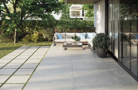 Azulejo efecto cemento 20mm colocado en terraza exterior