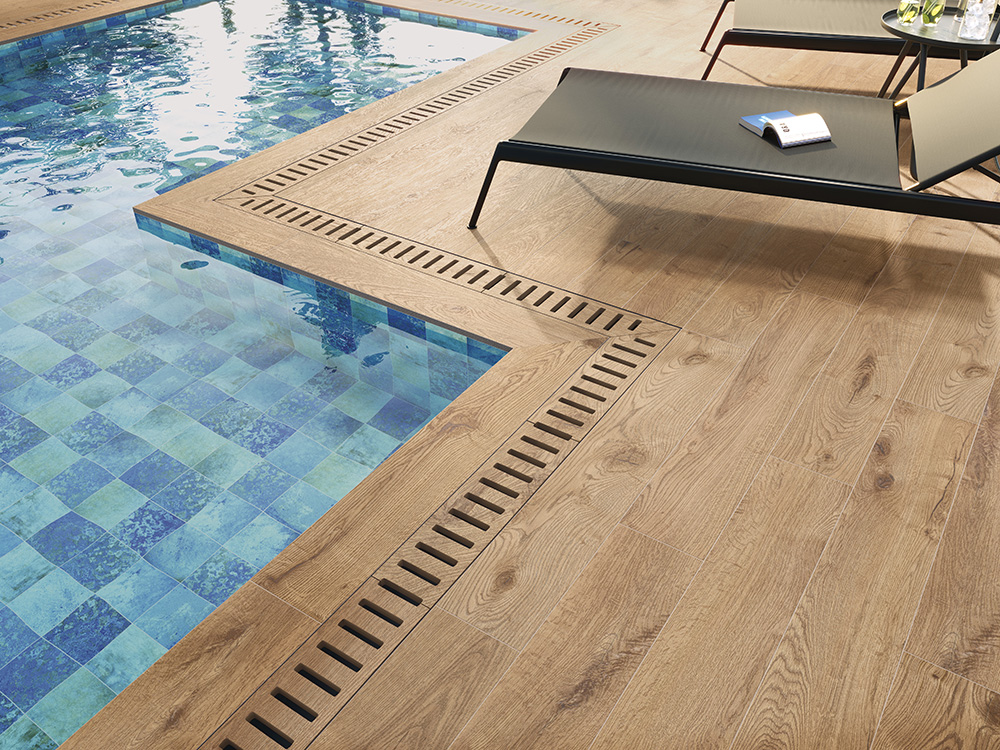 Porcelánico efecto madera Yukon con piezas especiales para piscina